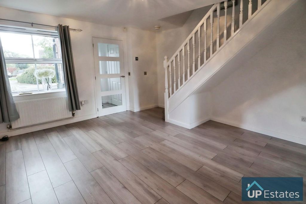 Property photo 3 of 11 Lounge