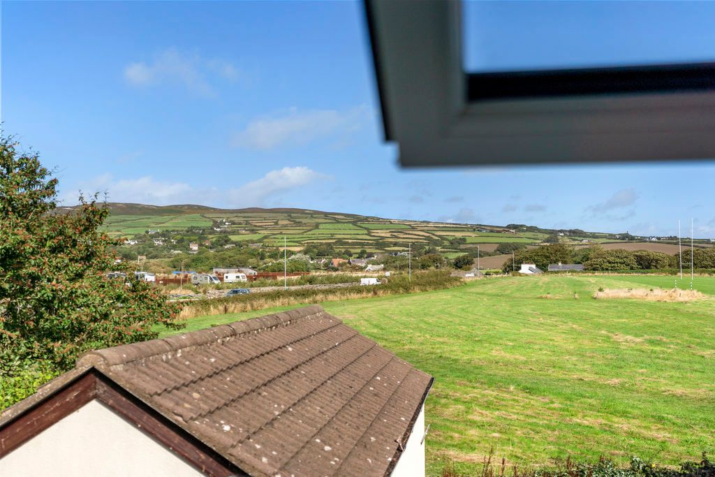 Property photo 2 of 18 Photo 8