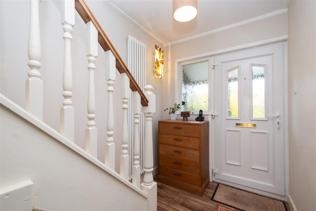 Property photo 2 of 24 Oxenden-15.Jpg