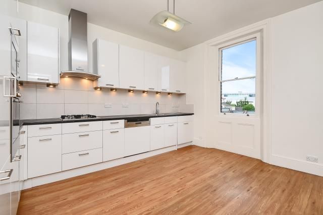 Property photo 1 of 7 Kitchen