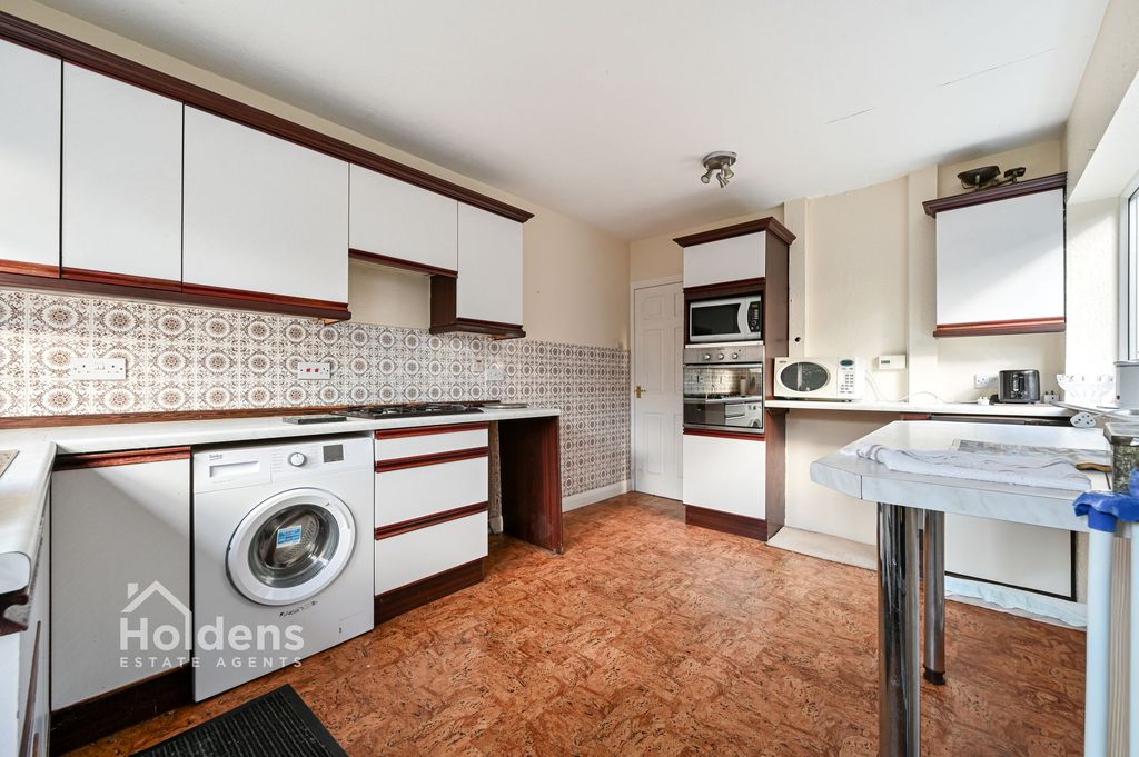 Property photo 2 of 16