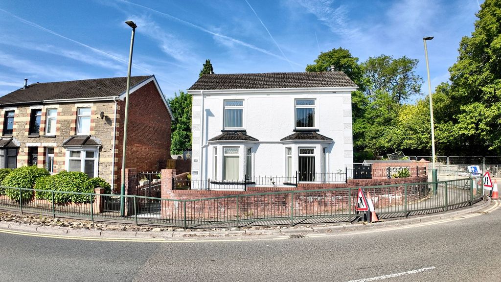 Additional image 6 of 4 bed detached house for saleBlackwood Road, Pontllanfraith NP12