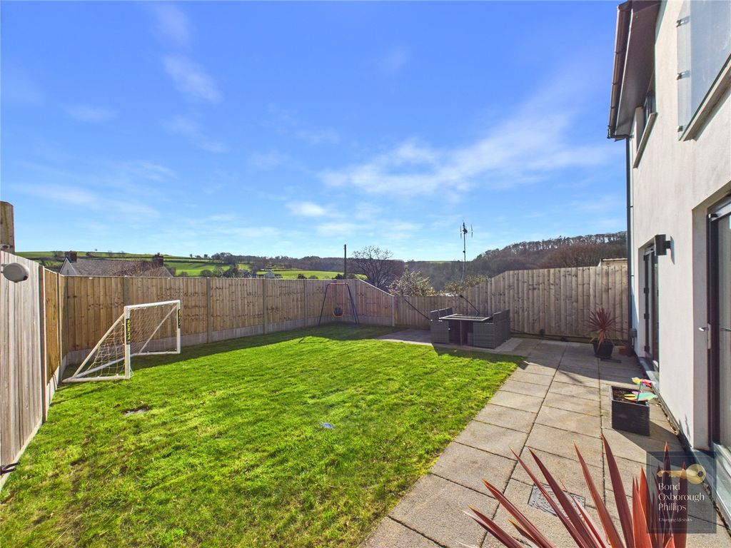 Property photo 2 of 46 Picture No. 03