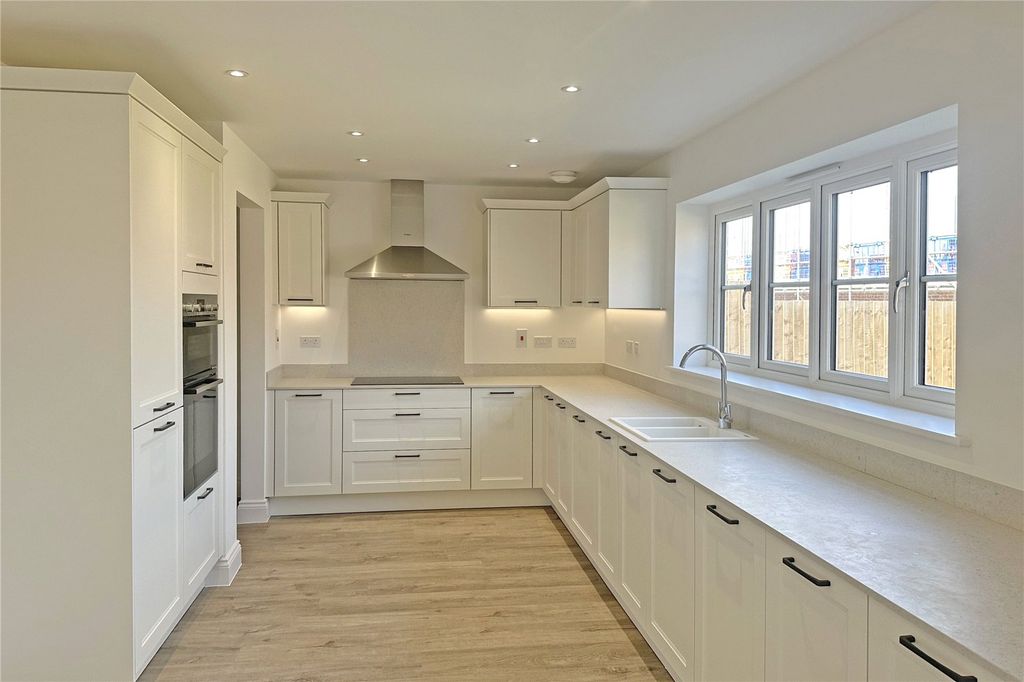 Property photo 2 of 9 Picture No. 06