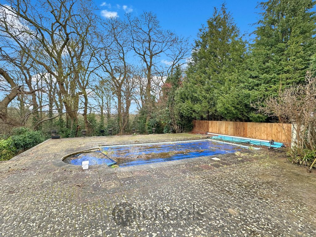 Property photo 3 of 47