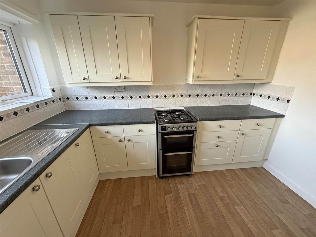 Property photo 3 of 7 Kitchen.Jpg