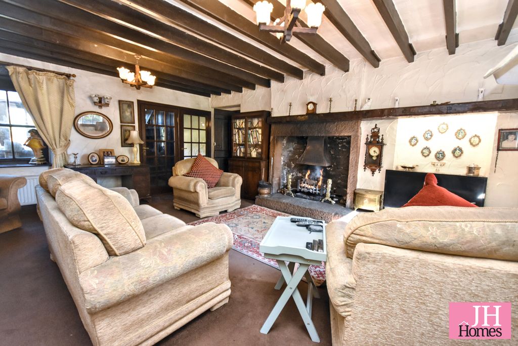 Property photo 2 of 12
