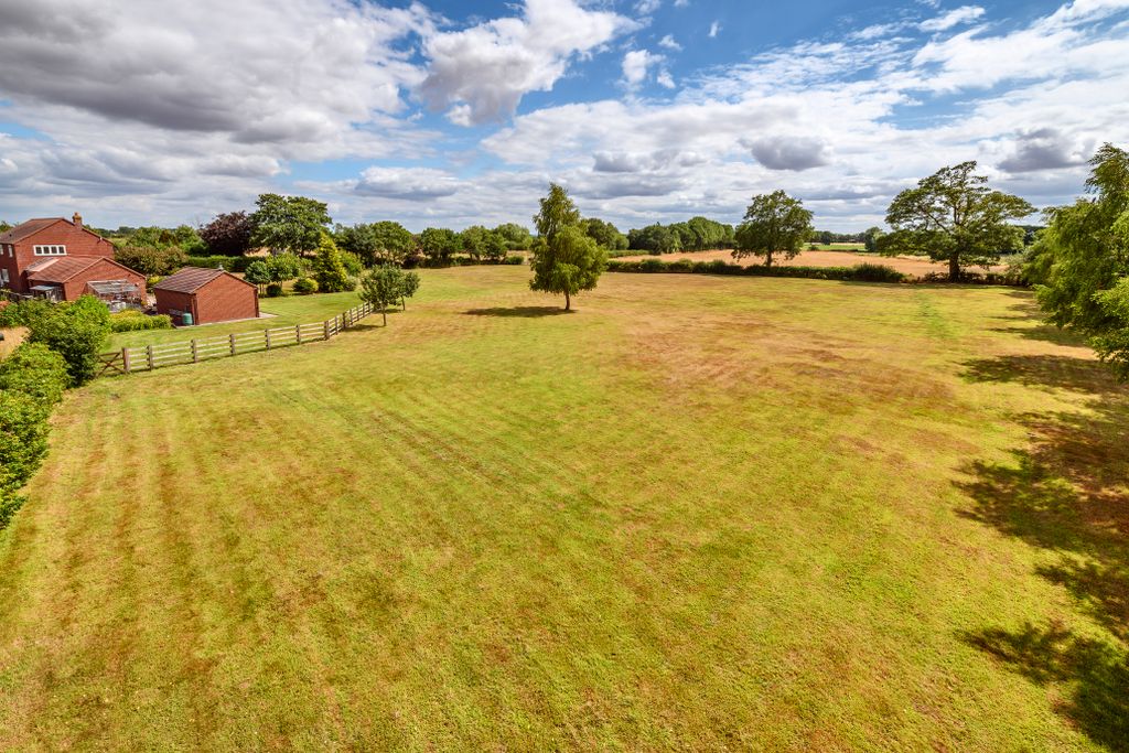 Property photo 2 of 38