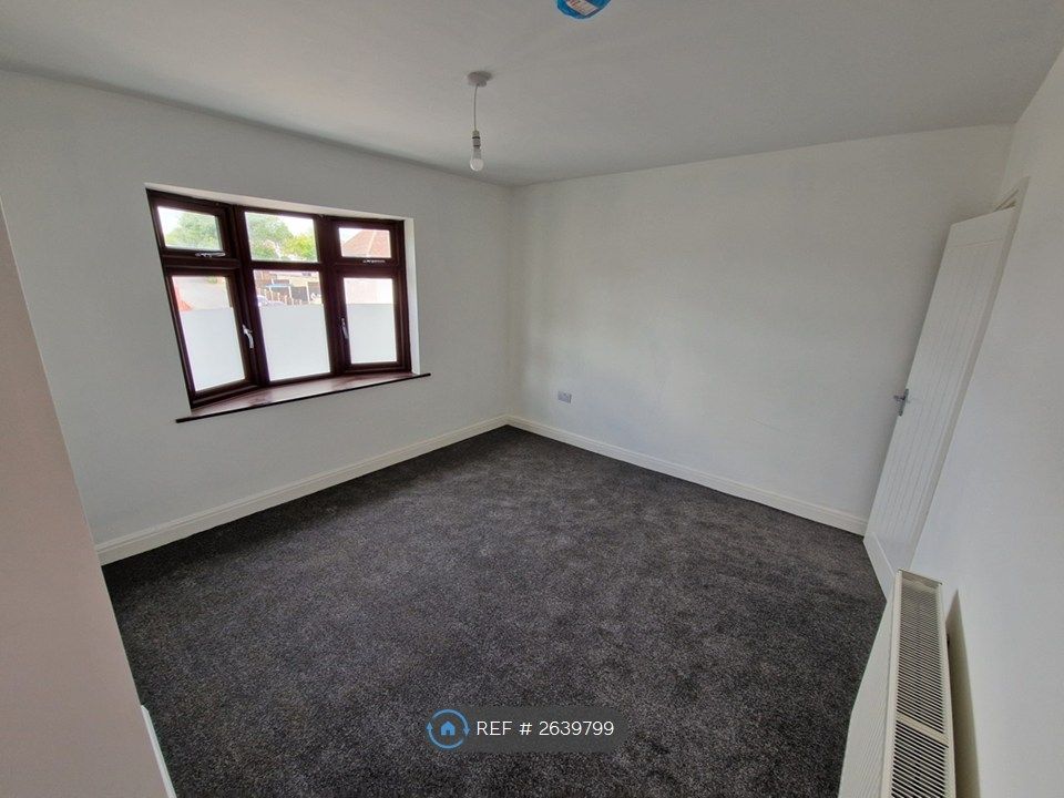 Property photo 3 of 9 Bedroom 1