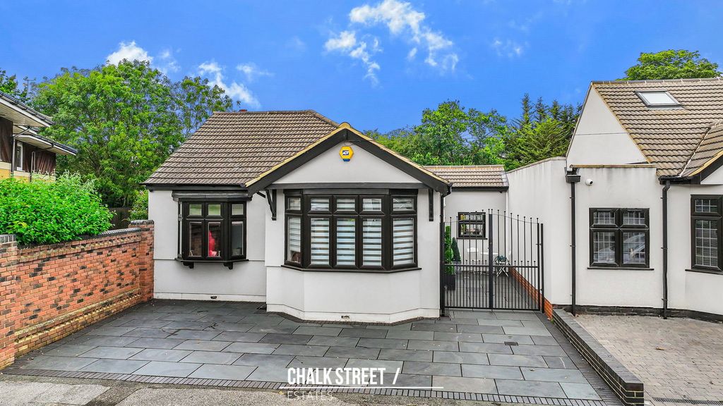 Property photo 1 of 33