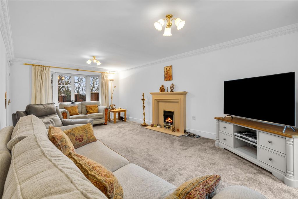 Property photo 3 of 27