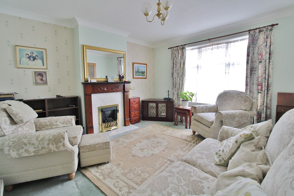 Property photo 2 of 18