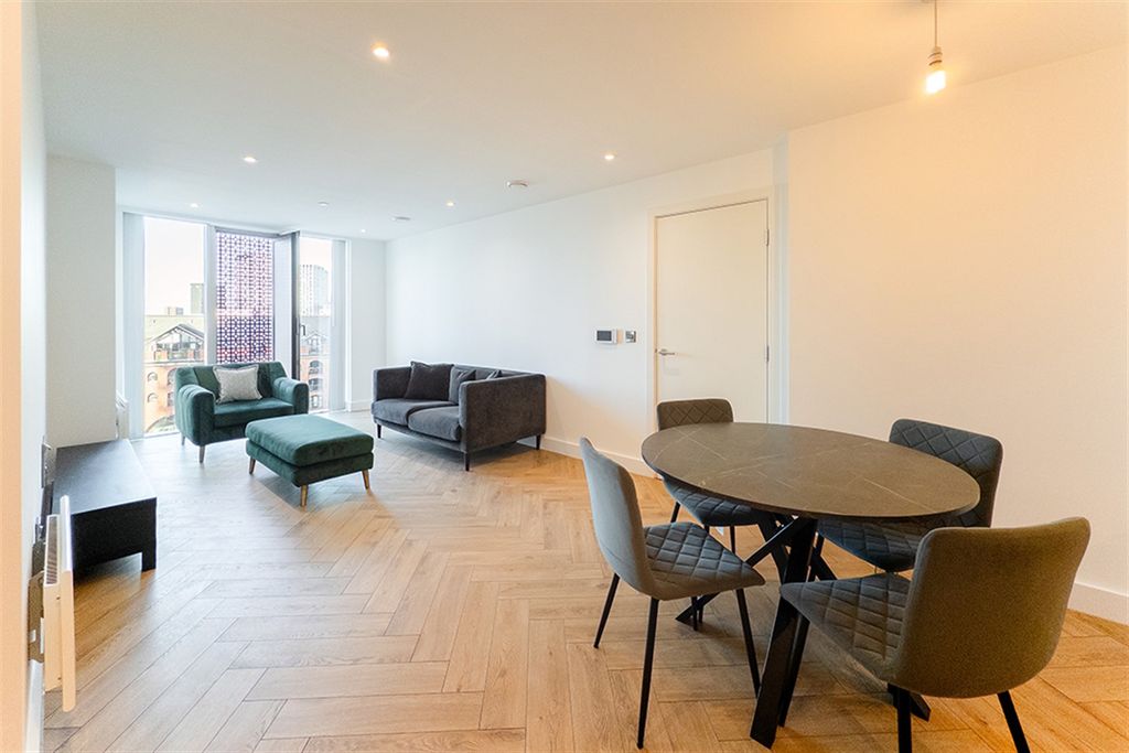 Property photo 2 of 31 (Main)