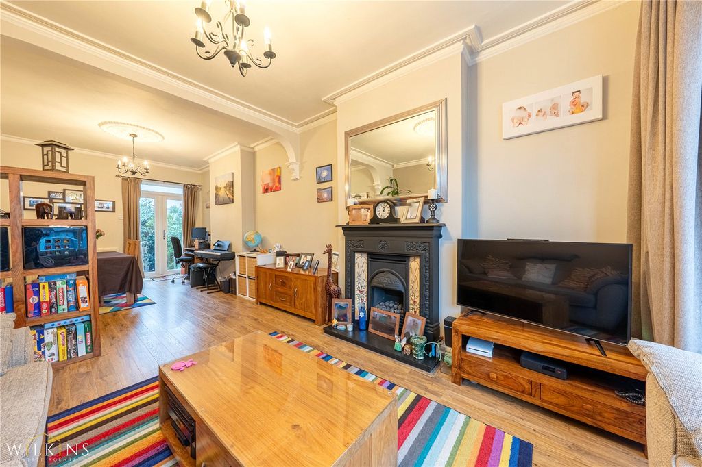 Property photo 2 of 32 Picture No. 52