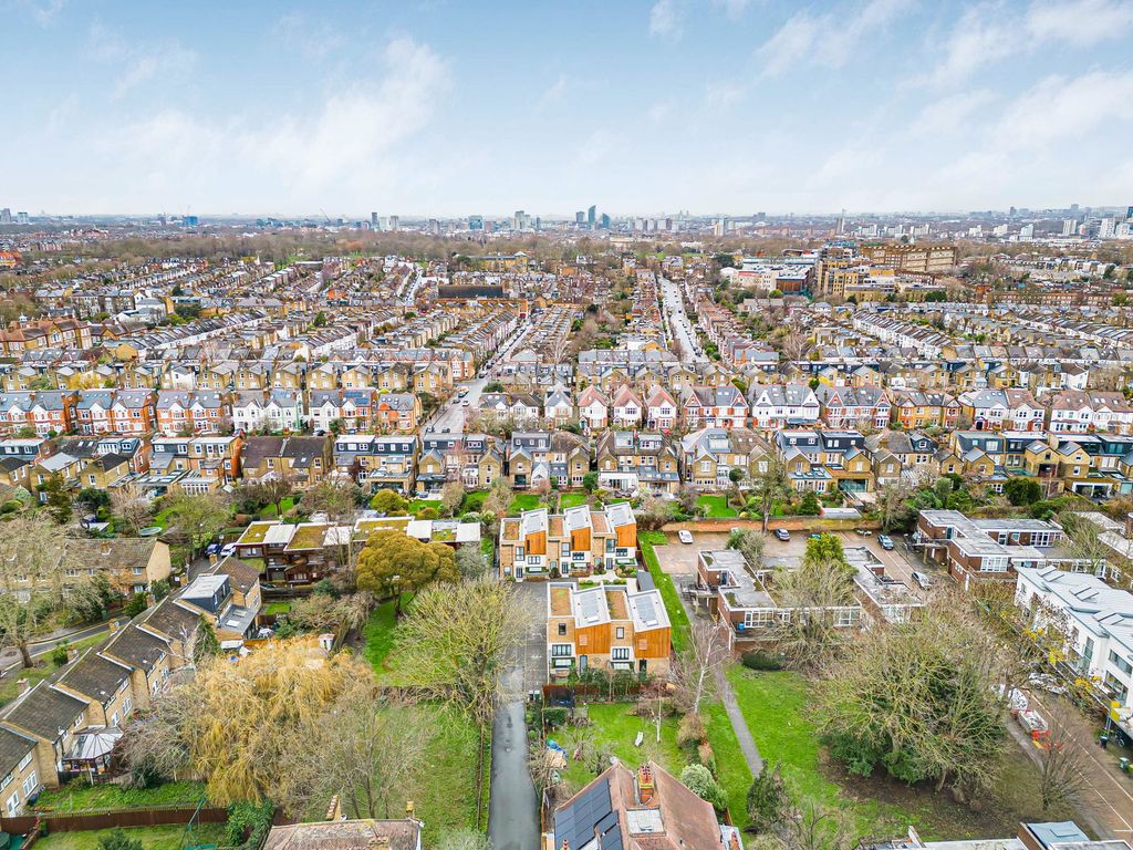 Property photo 3 of 32