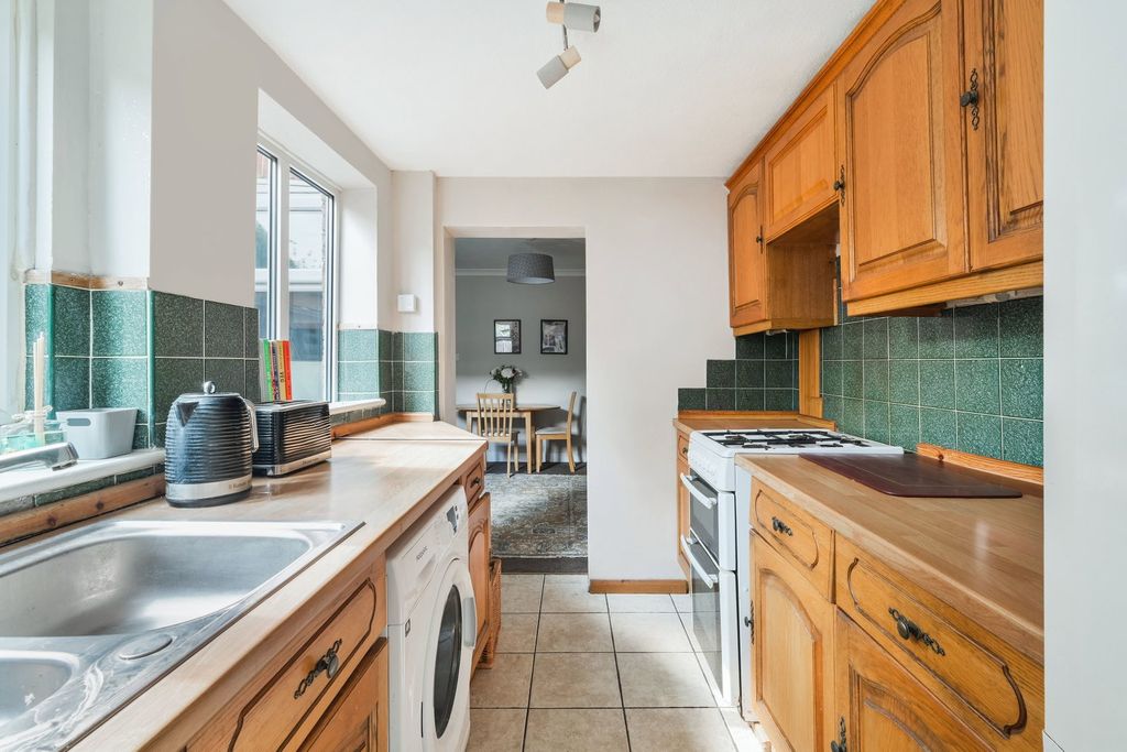 Property photo 3 of 11