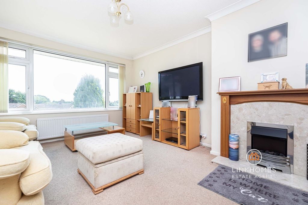 Property photo 3 of 33