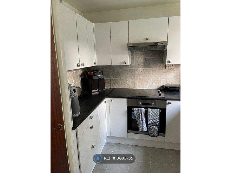 Property photo 1 of 6 Kitchen