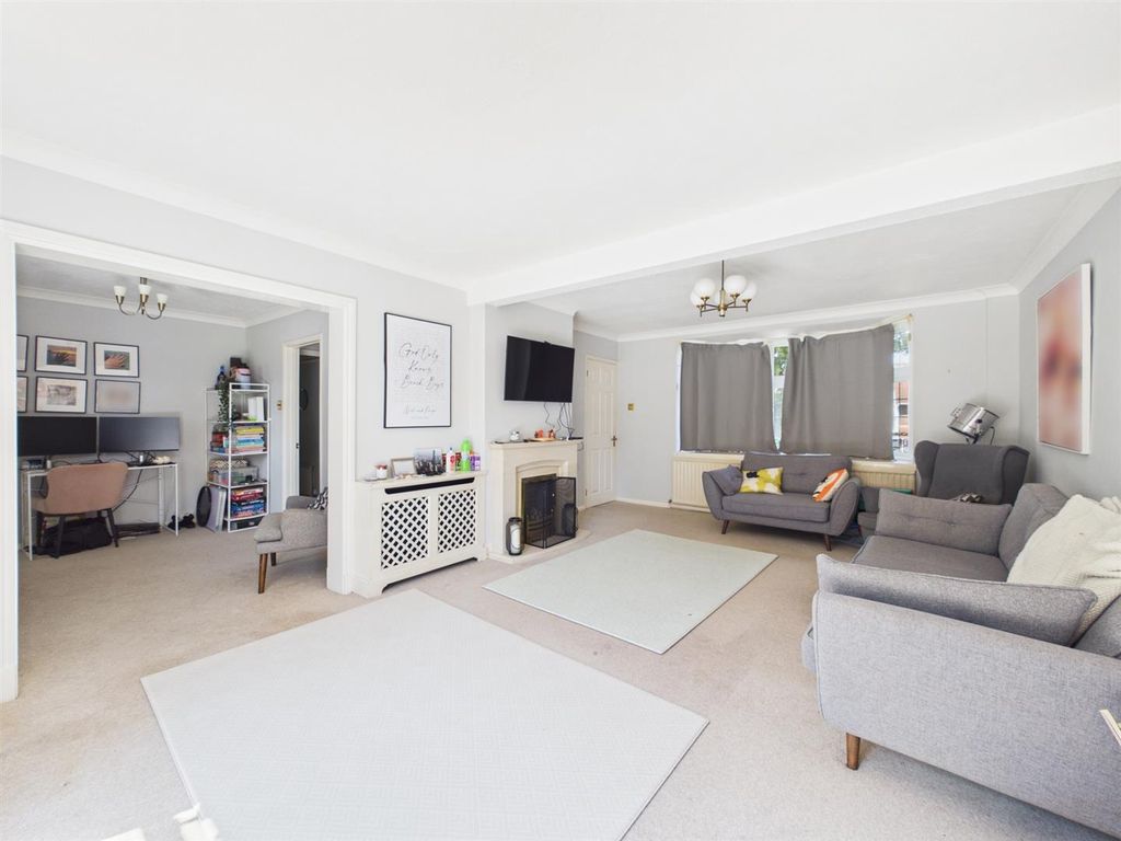 Property photo 3 of 17 Cam01563G0-Pr0282-Still005.Jpg