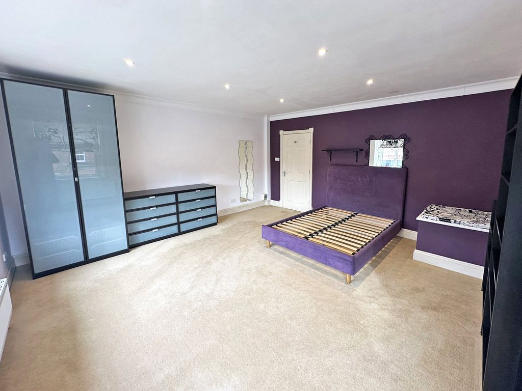 Property photo 3 of 14 Picture 3