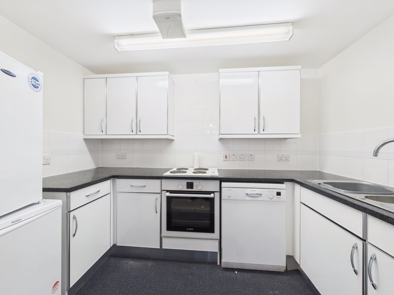Property photo 3 of 17 Kitchen