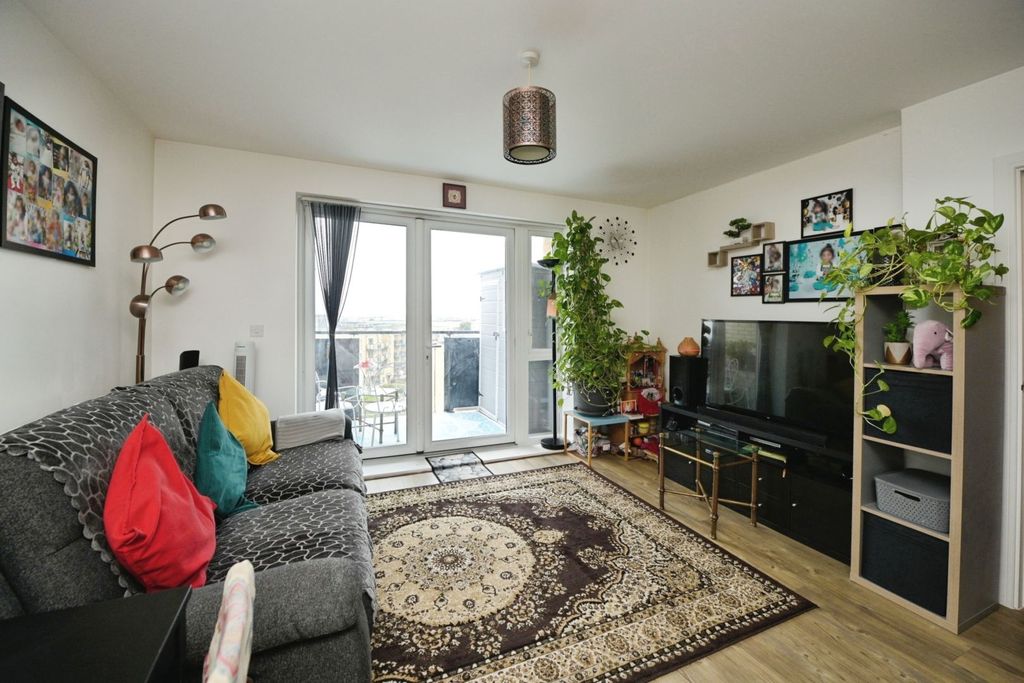 Property photo 1 of 15 Open Plan Living