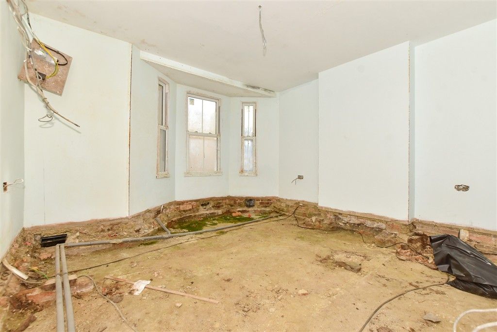 Property photo 3 of 9 Bedroom