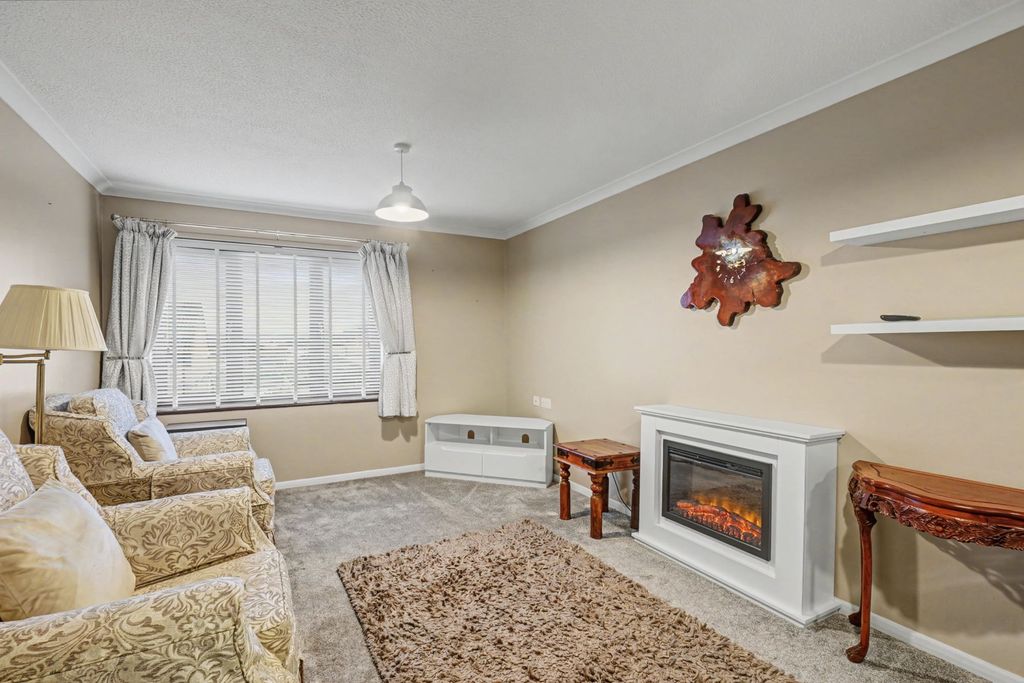 Property photo 3 of 12