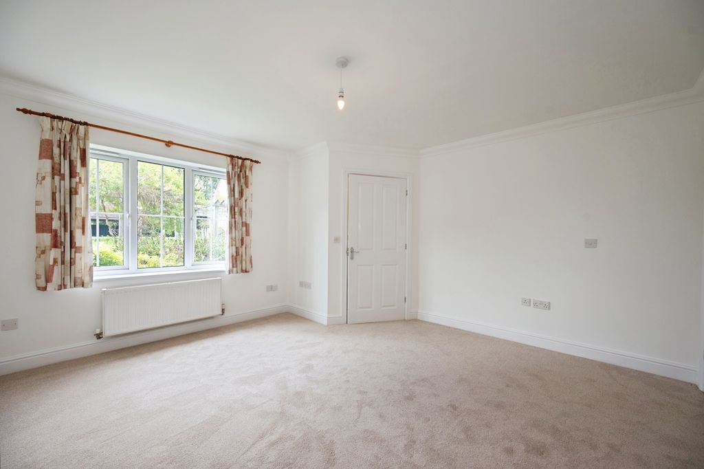 Property photo 2 of 14 Pbox-Img.Jpg