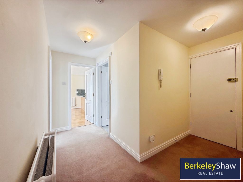 Property photo 2 of 13 Hallway