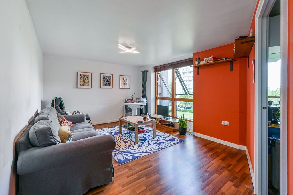 Property photo 2 of 9