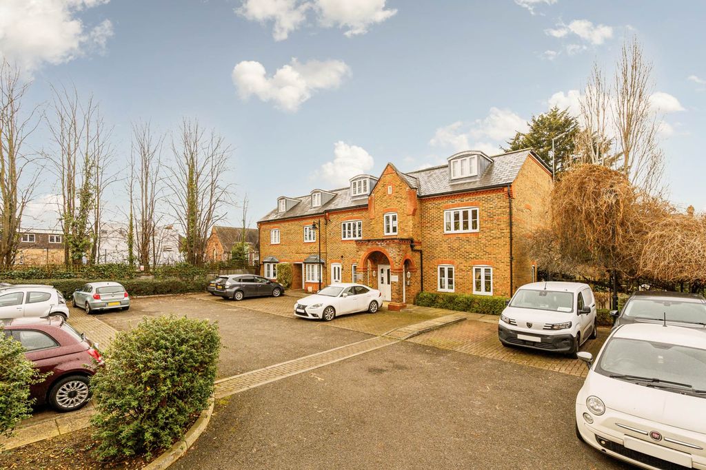 Property photo 2 of 11