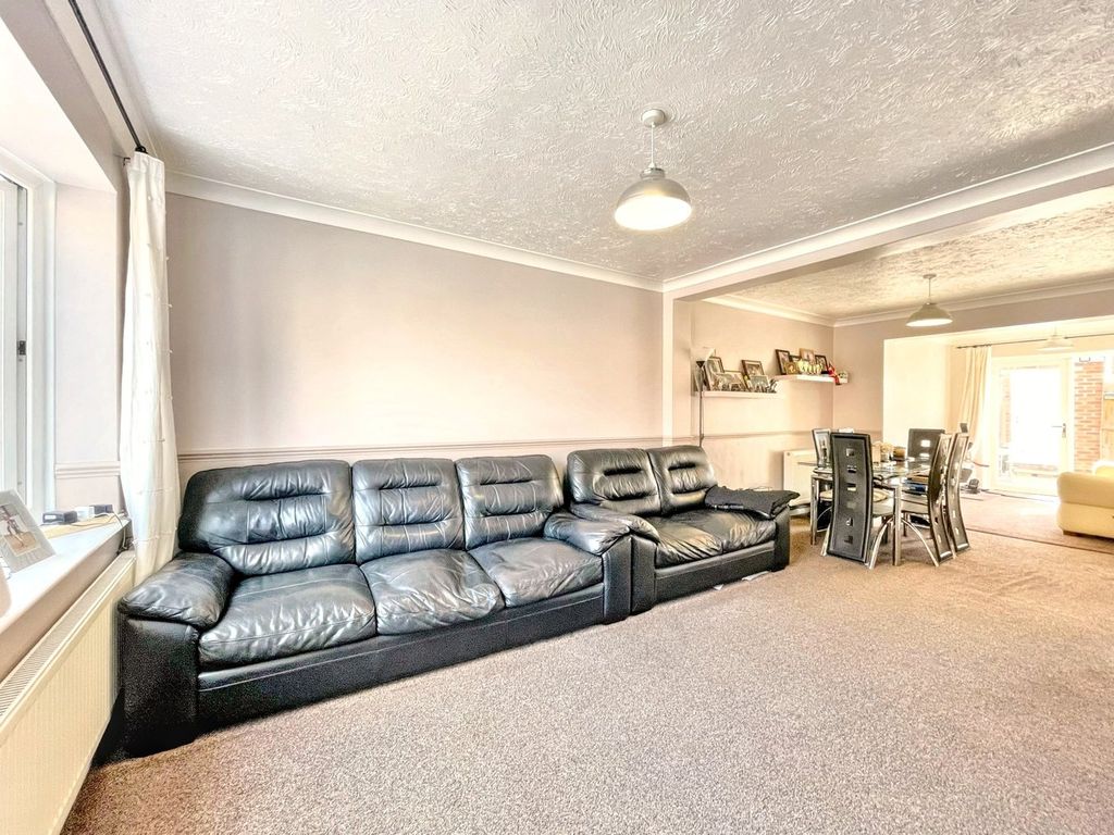 Property photo 2 of 21