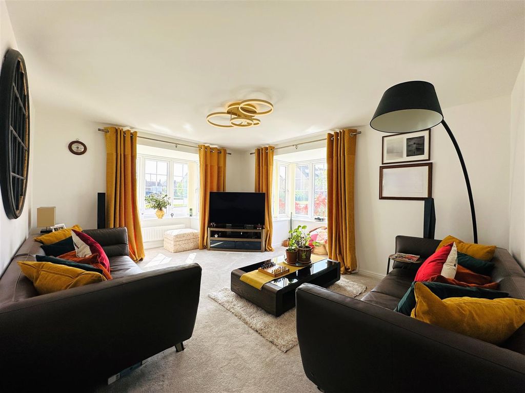 Property photo 2 of 19