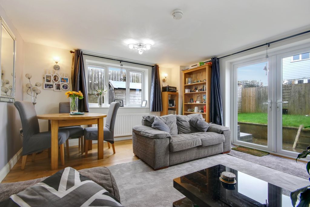 Property photo 3 of 18 Img_0587-Img_0589