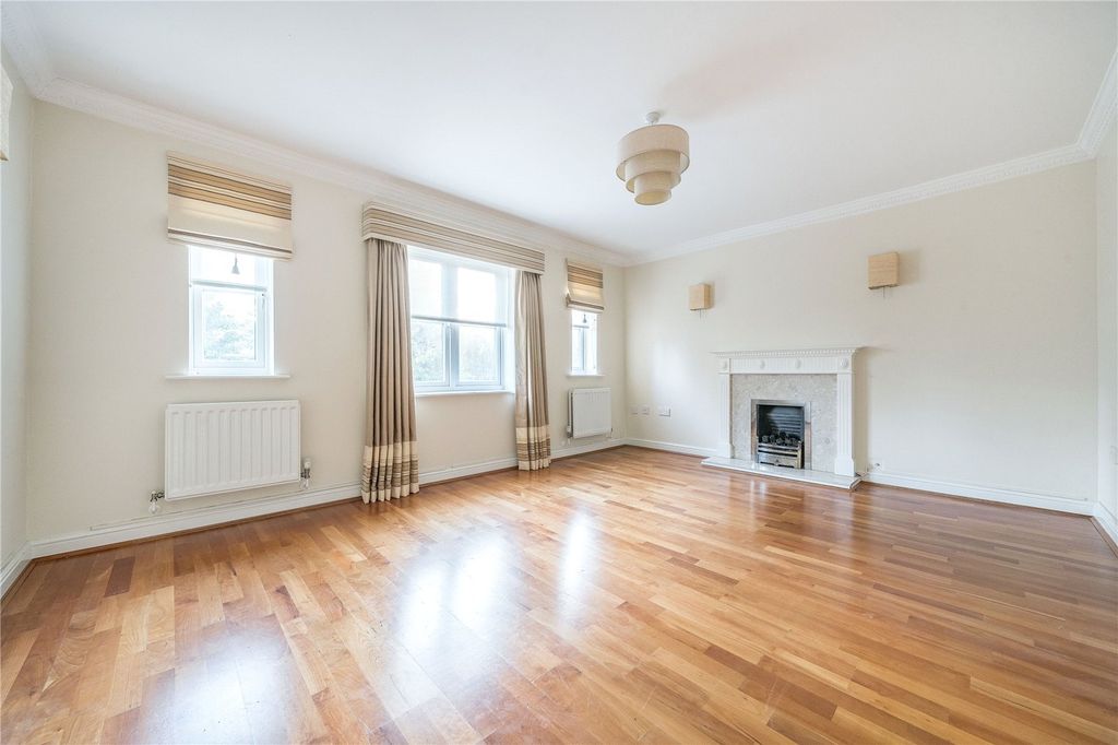 Property photo 2 of 19 Picture No. 03