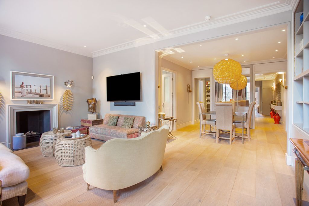 Property photo 1 of 12 Cadogan Gardens Lond