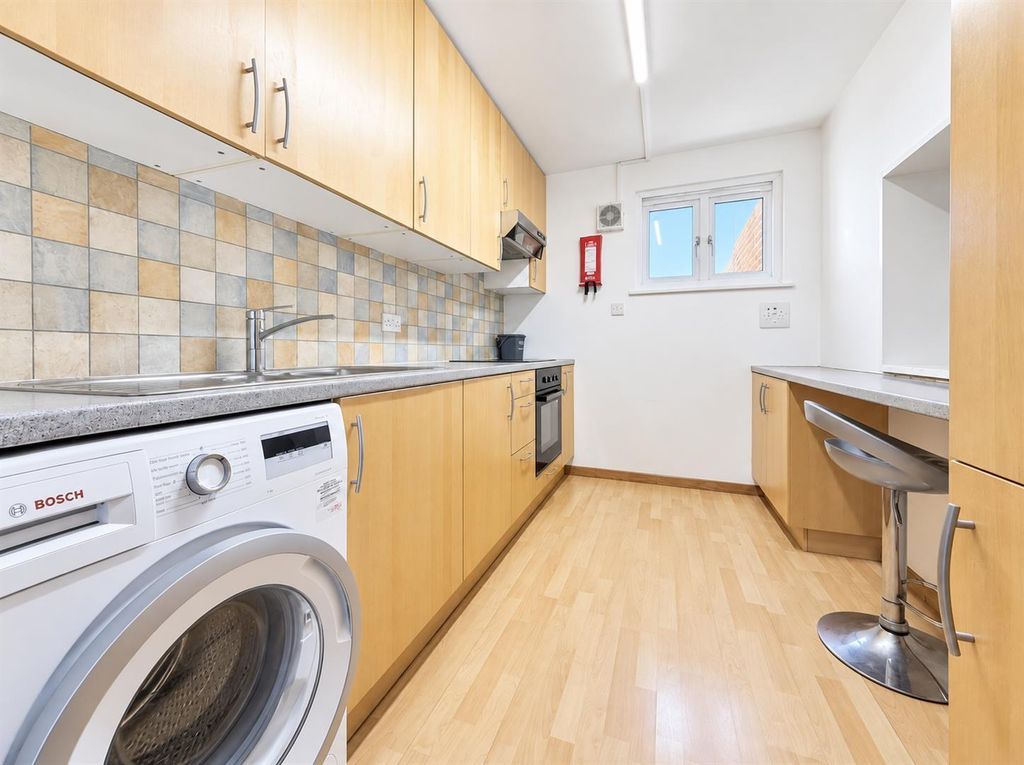 Property photo 2 of 12 Kitchen