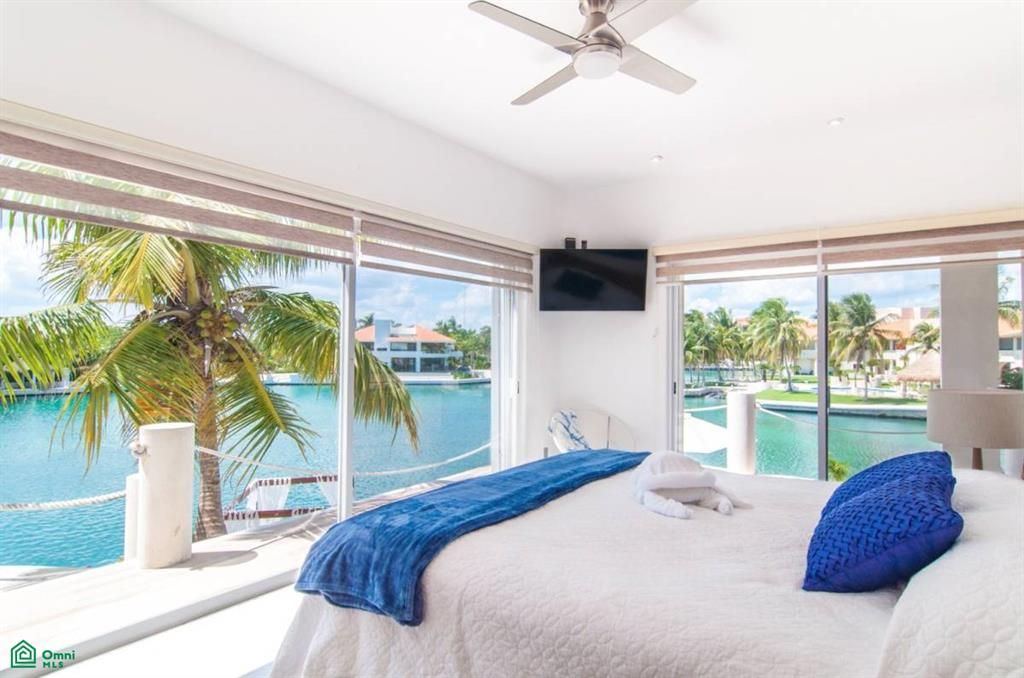 Property photo 2 of 70