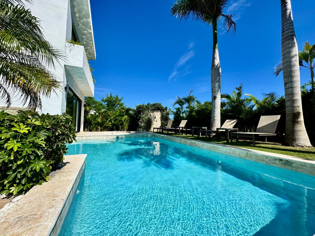 Property photo 3 of 35