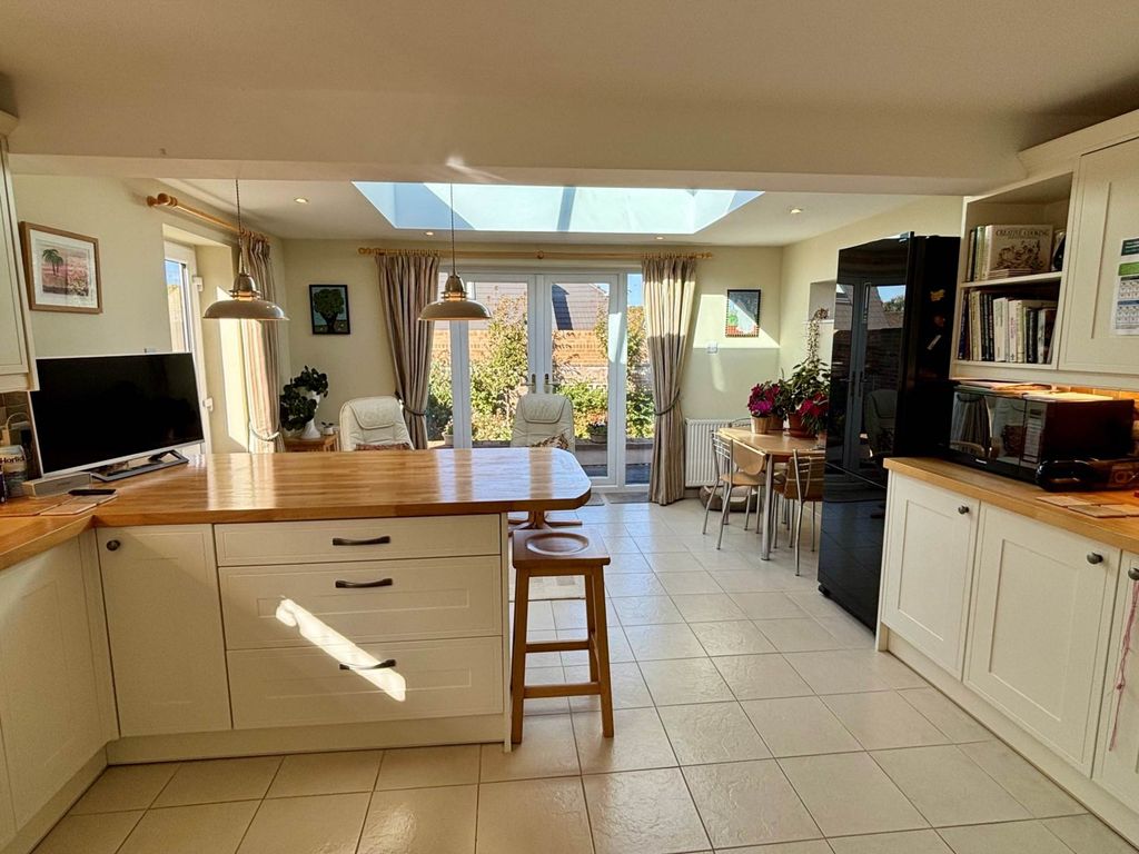 Property photo 3 of 15