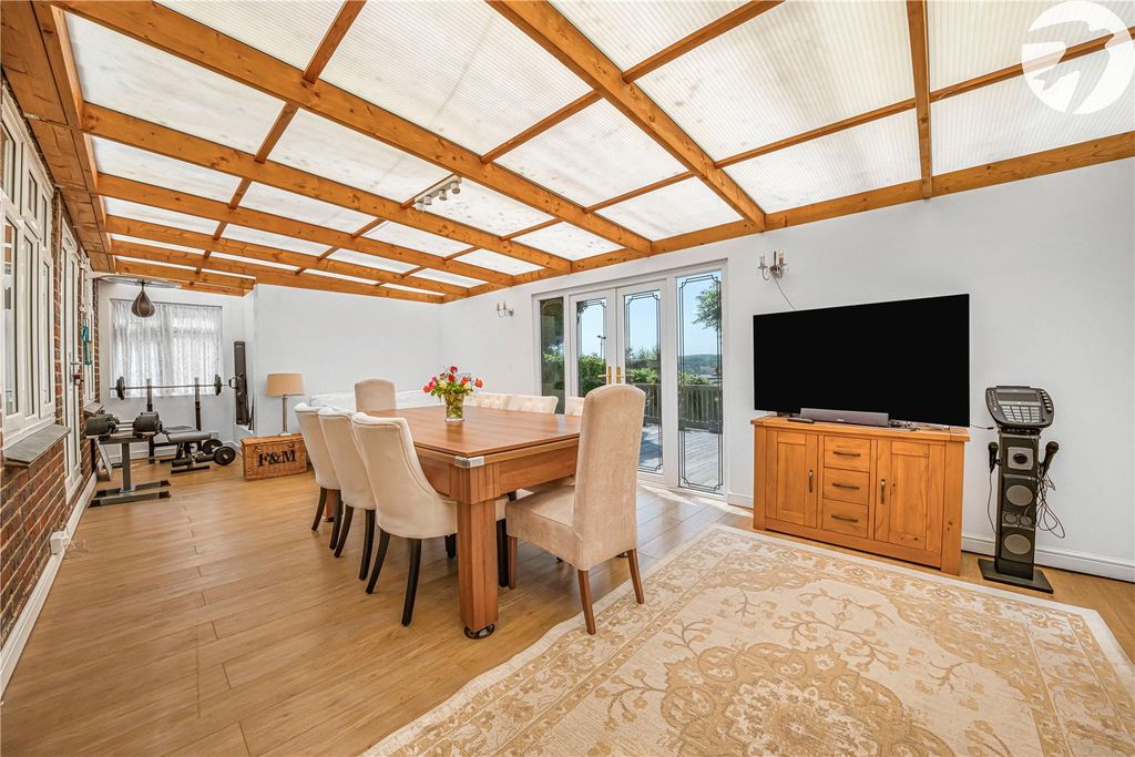 Property photo 1 of 24 Conservatory