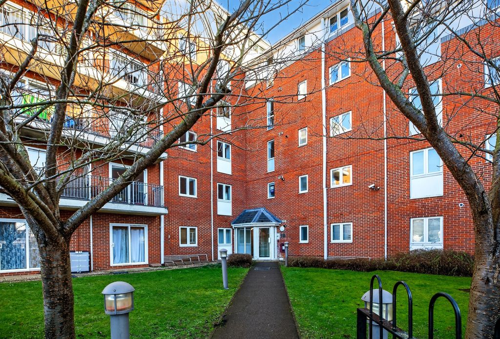 Property photo 1 of 20