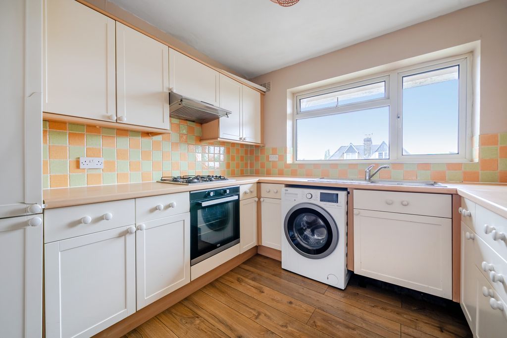 Property photo 2 of 21