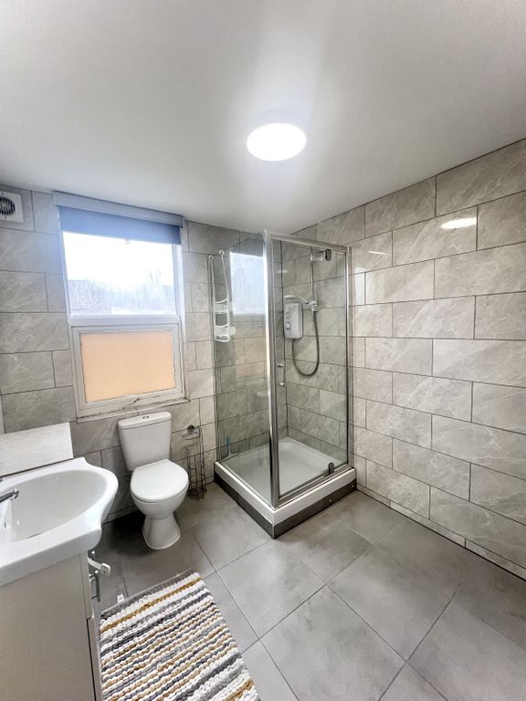 Property photo 3 of 5 Bathroom