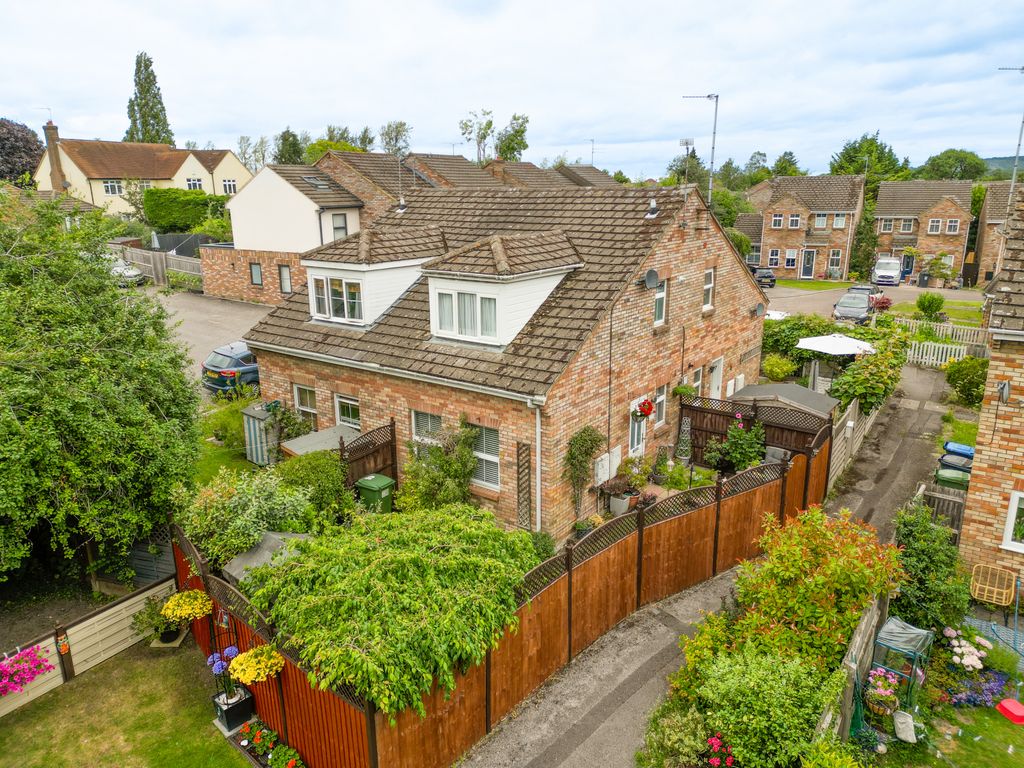 Property photo 1 of 17 Lakeside, Tring