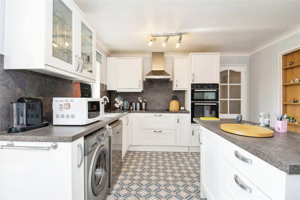 Property photo 3 of 15 Kitchen