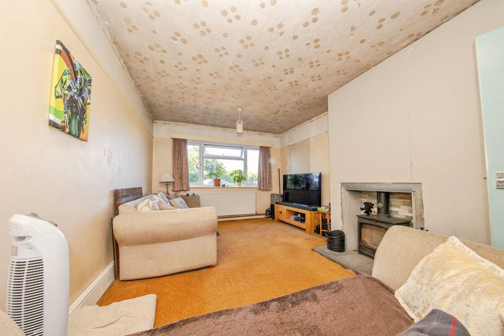 Property photo 3 of 21
