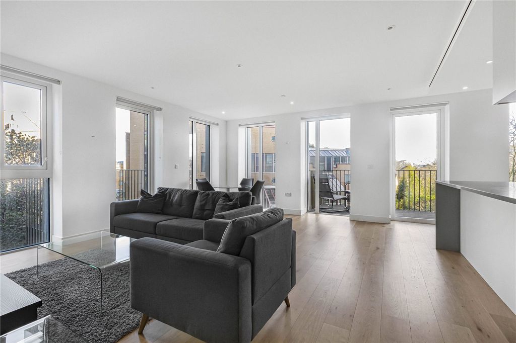 Property photo 3 of 24 Picture No. 33