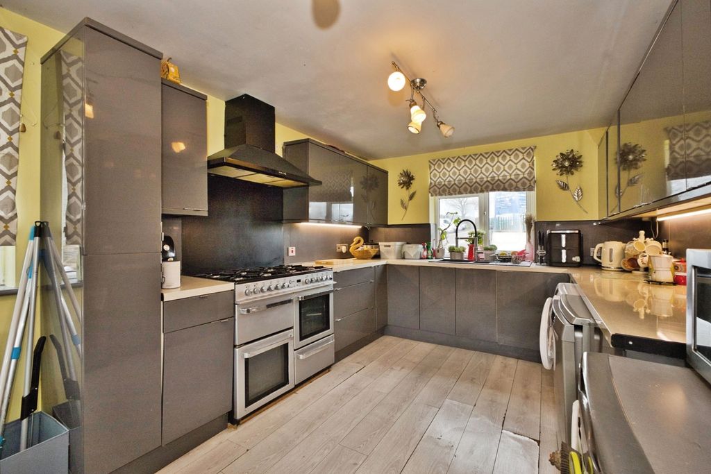 Property photo 2 of 14 Pbox-Img.Jpg